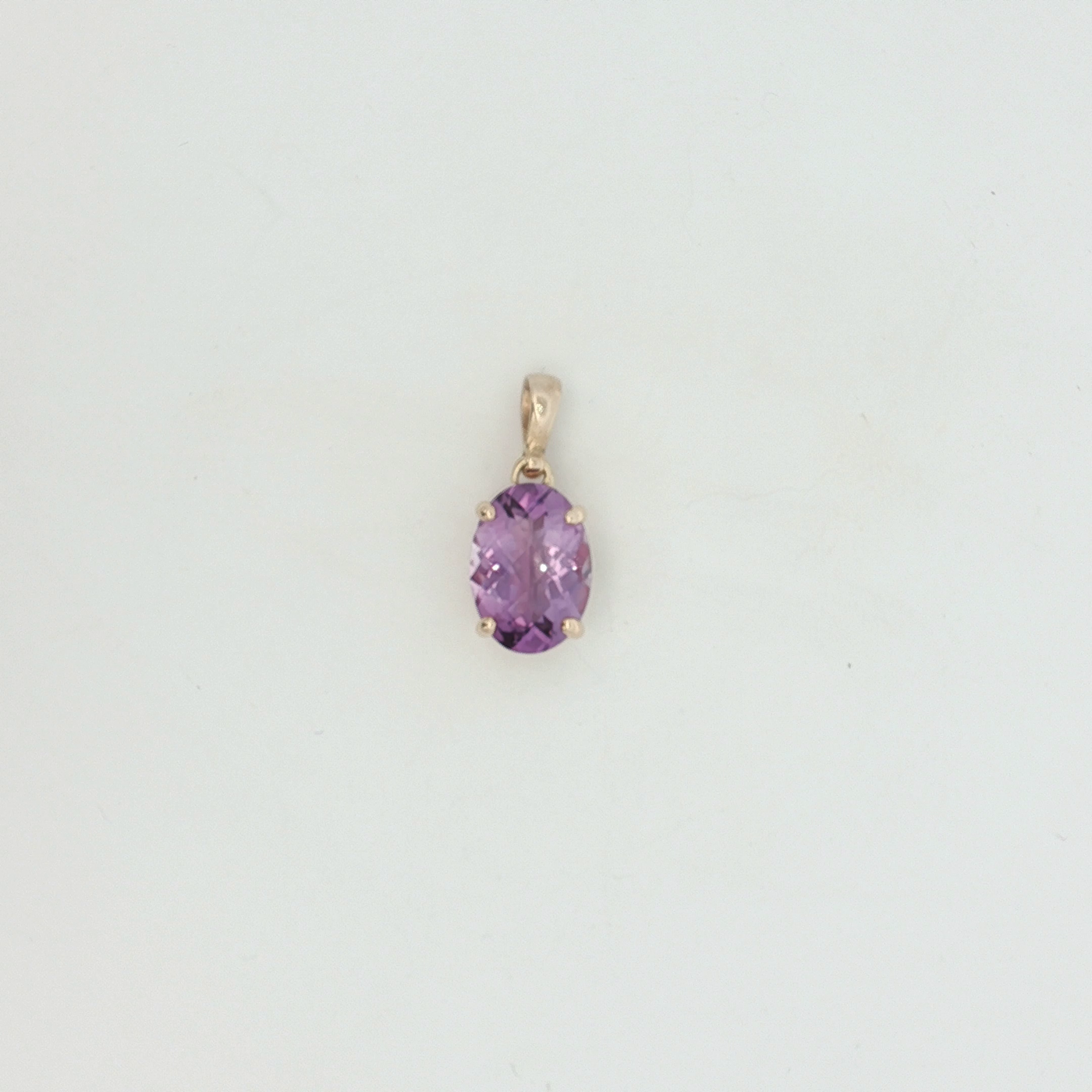 9ct Yellow Gold Pendant with Oval Brilliant Cut Amethyst