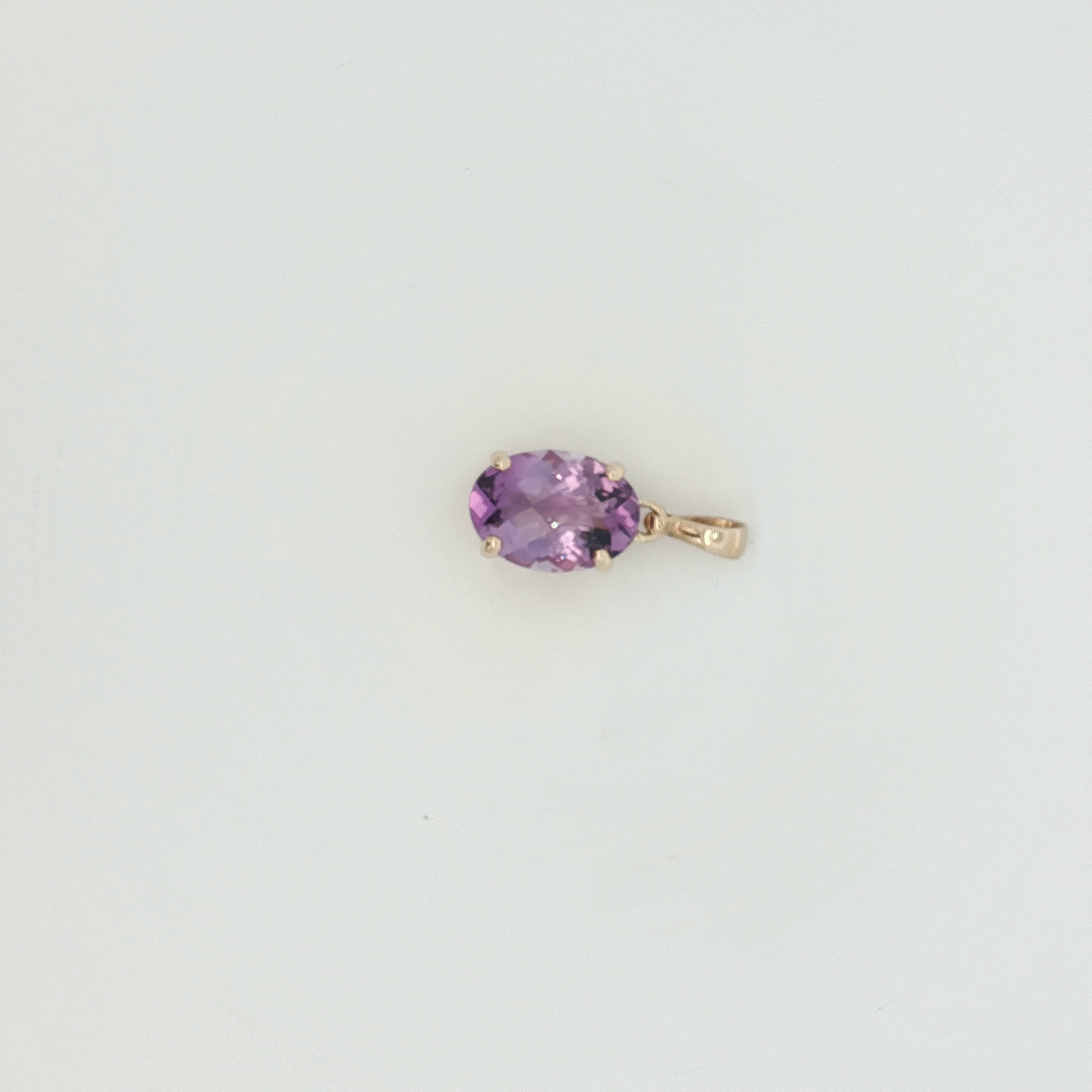 9ct Yellow Gold Pendant with Oval Brilliant Cut Amethyst