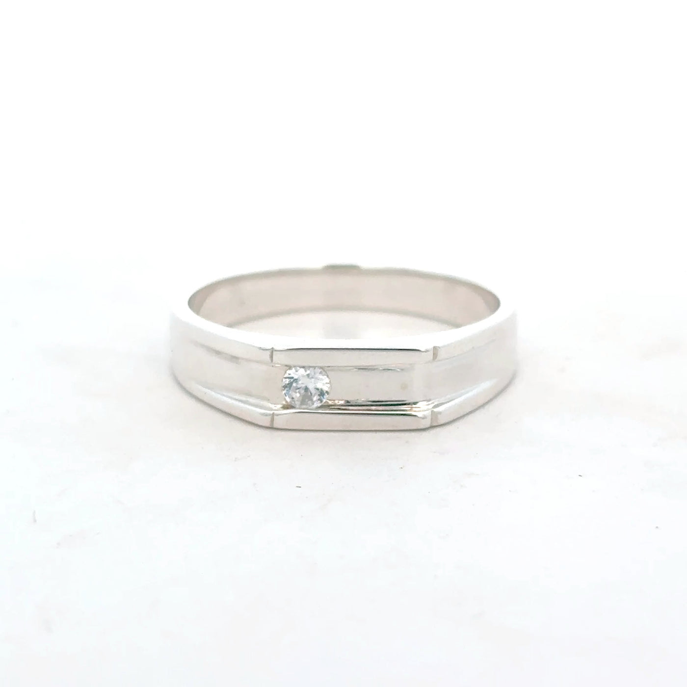 Elegant Sterling Silver Ring With A Cubic Zirconia Accent
