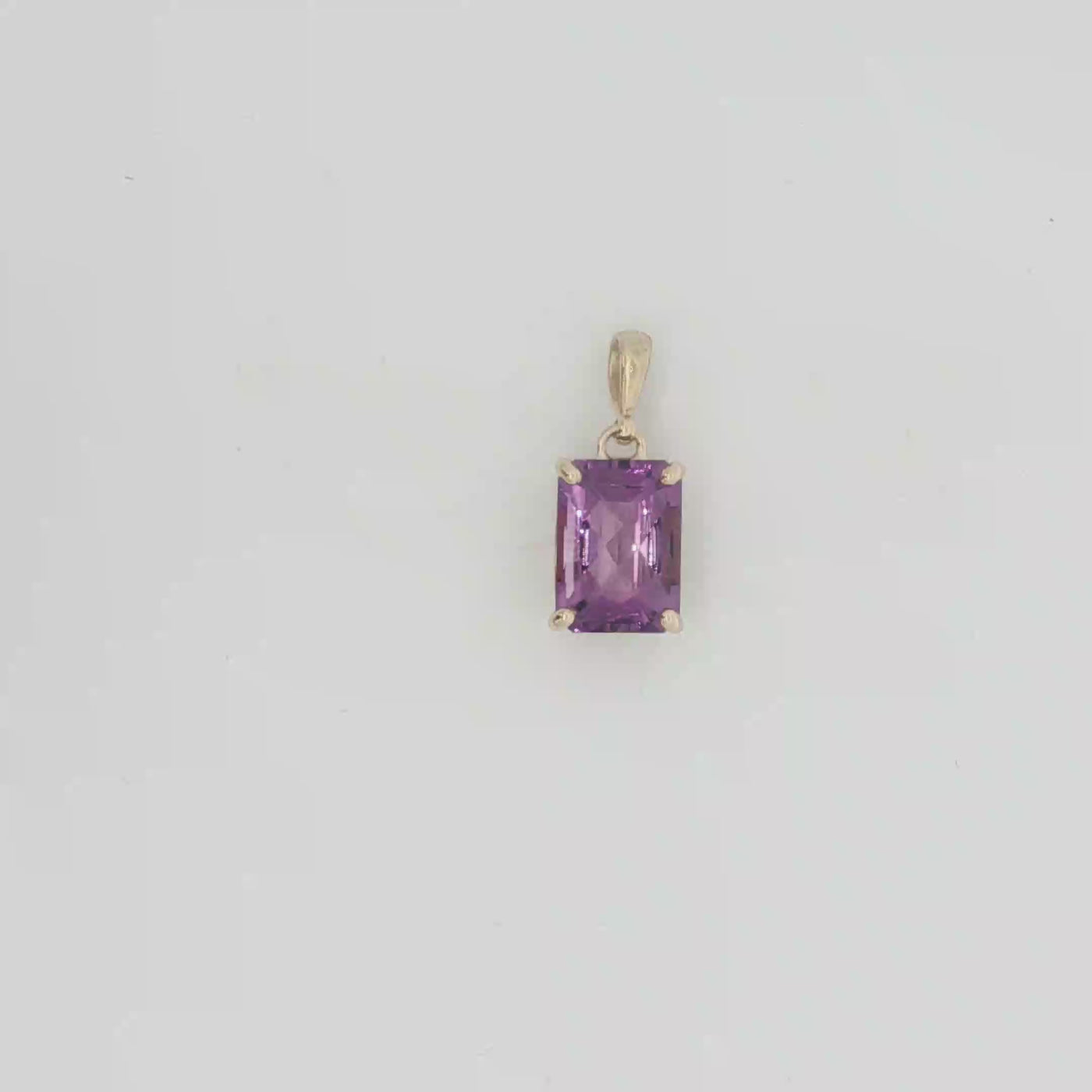 9ct Yellow Gold Pendant with Emerald Cut Amethyst Gemstone
