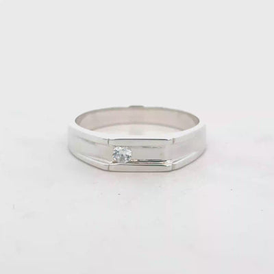 Elegant Sterling Silver Ring With A Cubic Zirconia Accent